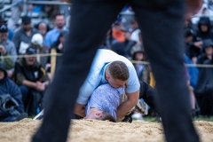 3. Mai 2026. Schwingen - Emmentalisches Schwingfest Oberdiessbach 1.-3. Mai 2026.  Adrian Walther (O, Habstetten) gegen Adrian Schärz (U, Aeschi) (Bild: Rolf Eicher)