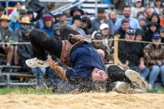 3. Mai 2026. Schwingen - Emmentalisches Schwingfest Oberdiessbach 1.-3. Mai 2026.  Michael Moser (V, Arni) gegen Matthieu Burger (H, Biel) (Bild: Rolf Eicher)