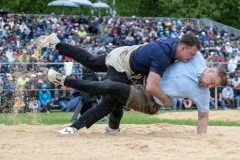3. Mai 2026. Schwingen - Emmentalisches Schwingfest Oberdiessbach 1.-3. Mai 2026.  Michael Moser (O, Arni) im Schlussgang gegen Adrian Walther (H, Habstetten) Festsieger Adrian Walther (Habstetten) (Bild: Rolf Eicher)