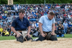 3. Mai 2026. Schwingen - Emmentalisches Schwingfest Oberdiessbach 1.-3. Mai 2026.  Michael Moser (L, Arni) im Schlussgang gegen Adrian Walther (R, Habstetten) Festsieger Adrian Walther (Habstetten) (Bild: Rolf Eicher)