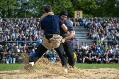 3. Mai 2026. Schwingen - Emmentalisches Schwingfest Oberdiessbach 1.-3. Mai 2026.  Michael Moser (V, Arni) gegen Curdin Orlik (H, Thun) (Bild: Rolf Eicher)