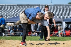 2. Mai 2026. Schwingen - Emmentalischer Nachwuchsschwingertag Oberdiessbach 1.-3. Mai 2026. Dominik Stoll gegen Remo von Känel. (Bild: Rolf Eicher)