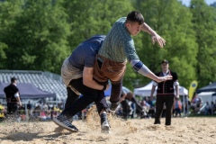 2. Mai 2026. Schwingen - Emmentalischer Nachwuchsschwingertag Oberdiessbach 1.-3. Mai 2026. Mike Dähler gegen Erik Niederberger. (Bild: Rolf Eicher)