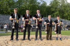2. Mai 2026. Schwingen - Emmentalischer Nachwuchsschwingertag Oberdiessbach 1.-3. Mai 2026. Die Kategoriensieger vl. Ivo Ruch, Kilian Rhis, Michael Liechti, Marco Zaugg und Fabio Kämpfer. (Bild: Rolf Eicher)