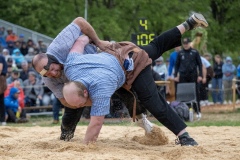 3. Mai 2026. Schwingen - Emmentalisches Schwingfest Oberdiessbach 1.-3. Mai 2026.  Matthias Aeschbacher gegen David Scheuner (Bild: Rolf Eicher)