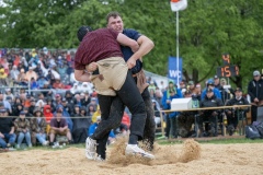 3. Mai 2026. Schwingen - Emmentalisches Schwingfest Oberdiessbach 1.-3. Mai 2026.  Matthieu Burger gegen Michael Moser (Bild: Rolf Eicher)