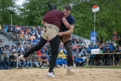 3. Mai 2026. Schwingen - Emmentalisches Schwingfest Oberdiessbach 1.-3. Mai 2026.  Matthieu Burger gegen Michael Moser (Bild: Rolf Eicher)