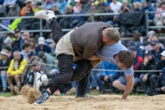 3. Mai 2026. Schwingen - Emmentalisches Schwingfest Oberdiessbach 1.-3. Mai 2026.  Florian Aellen gegen Dominic Mäusli (Bild: Rolf Eicher)