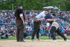 3. Mai 2026. Schwingen - Emmentalisches Schwingfest Oberdiessbach 1.-3. Mai 2026.  Michael Moser im Schlussgang gegen Adrian Walther (Bild: Rolf Eicher)