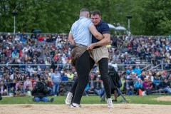 3. Mai 2026. Schwingen - Emmentalisches Schwingfest Oberdiessbach 1.-3. Mai 2026.  Michael Moser im Schlussgang gegen Adrian Walther (Bild: Rolf Eicher)