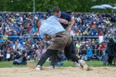 3. Mai 2026. Schwingen - Emmentalisches Schwingfest Oberdiessbach 1.-3. Mai 2026.  Michael Moser im Schlussgang gegen Adrian Walther (Bild: Rolf Eicher)