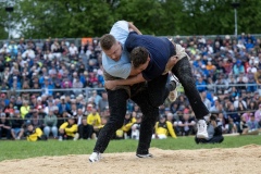 3. Mai 2026. Schwingen - Emmentalisches Schwingfest Oberdiessbach 1.-3. Mai 2026.  Michael Moser im Schlussgang gegen Adrian Walther (Bild: Rolf Eicher)
