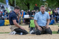 3. Mai 2026. Schwingen - Emmentalisches Schwingfest Oberdiessbach 1.-3. Mai 2026.  Michael Moser im Schlussgang gegen Adrian Walther (Bild: Rolf Eicher)