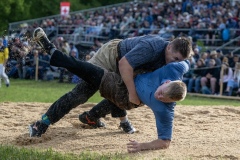 3. Mai 2026. Schwingen - Emmentalisches Schwingfest Oberdiessbach 1.-3. Mai 2026.  Timon Stucki gegen Simon Seematter  (Bild: Rolf Eicher)