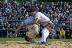 3. Mai 2026. Schwingen - Emmentalisches Schwingfest Oberdiessbach 1.-3. Mai 2026.  Simon Graf gegen Konrad Steffen (Bild: Rolf Eicher)