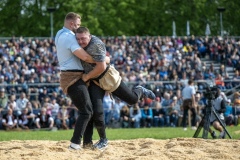 3. Mai 2026. Schwingen - Emmentalisches Schwingfest Oberdiessbach 1.-3. Mai 2026.  Dominik Gasser gegen Adrian Walther (Bild: Rolf Eicher)