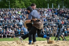 3. Mai 2026. Schwingen - Emmentalisches Schwingfest Oberdiessbach 1.-3. Mai 2026.  Michael Moser gegen Curdi Orlik (Bild: Rolf Eicher)