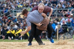 3. Mai 2026. Schwingen - Emmentalisches Schwingfest Oberdiessbach 1.-3. Mai 2026.  Fabio Hiltbrunner gegen Nathan Schmid  (Bild: Rolf Eicher)