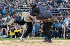 3. Mai 2026. Schwingen - Emmentalisches Schwingfest Oberdiessbach 1.-3. Mai 2026.  Ueli Berger gegen Curdin Orlik (Bild: Rolf Eicher)
