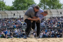 3. Mai 2026. Schwingen - Emmentalisches Schwingfest Oberdiessbach 1.-3. Mai 2026.  Adrian Roschi gegen Dominik Gasser (Bild: Rolf Eicher)