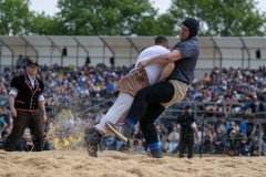 3. Mai 2026. Schwingen - Emmentalisches Schwingfest Oberdiessbach 1.-3. Mai 2026.  Curdin Orlik gegen Gustav Steffen (Bild: Rolf Eicher)