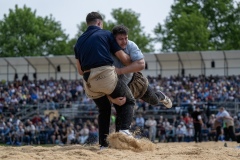3. Mai 2026. Schwingen - Emmentalisches Schwingfest Oberdiessbach 1.-3. Mai 2026.  Michael Moser gegen Leandro Nägeli (Bild: Rolf Eicher)