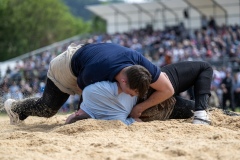 3. Mai 2026. Schwingen - Emmentalisches Schwingfest Oberdiessbach 1.-3. Mai 2026.  Michael Moser gegen Leandro Nägeli (Bild: Rolf Eicher)