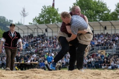 3. Mai 2026. Schwingen - Emmentalisches Schwingfest Oberdiessbach 1.-3. Mai 2026.  Fabio Hiltbrunner gegen Adrian Scheuner (Bild: Rolf Eicher)