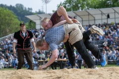 3. Mai 2026. Schwingen - Emmentalisches Schwingfest Oberdiessbach 1.-3. Mai 2026.  Fabio Hiltbrunner gegen Adrian Scheuner (Bild: Rolf Eicher)