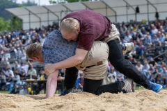 3. Mai 2026. Schwingen - Emmentalisches Schwingfest Oberdiessbach 1.-3. Mai 2026.  Fabio Hiltbrunner gegen Adrian Scheuner (Bild: Rolf Eicher)