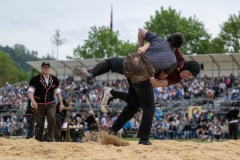 3. Mai 2026. Schwingen - Emmentalisches Schwingfest Oberdiessbach 1.-3. Mai 2026.  Matthieu Burger gegen Remo Schärz (Bild: Rolf Eicher)