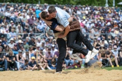 3. Mai 2026. Schwingen - Emmentalisches Schwingfest Oberdiessbach 1.-3. Mai 2026.  Michael Moser gegen Reto Thöni (Bild: Rolf Eicher)